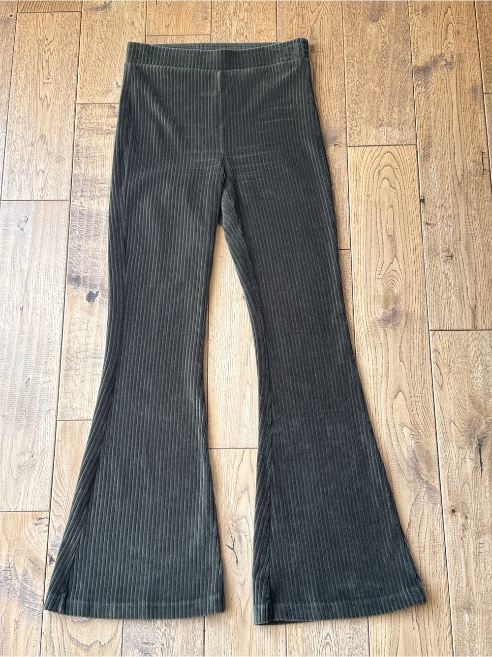 Aerie Ribbed Velour High Waisted Flare Pant size Small Short